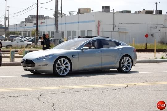 Tesla_Model_S_Silver_Full_jpg_540x3.jpg