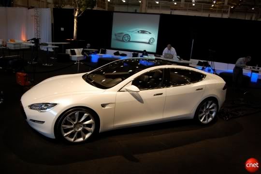 Tesla_Model_S_White_Full_540x359.jpg