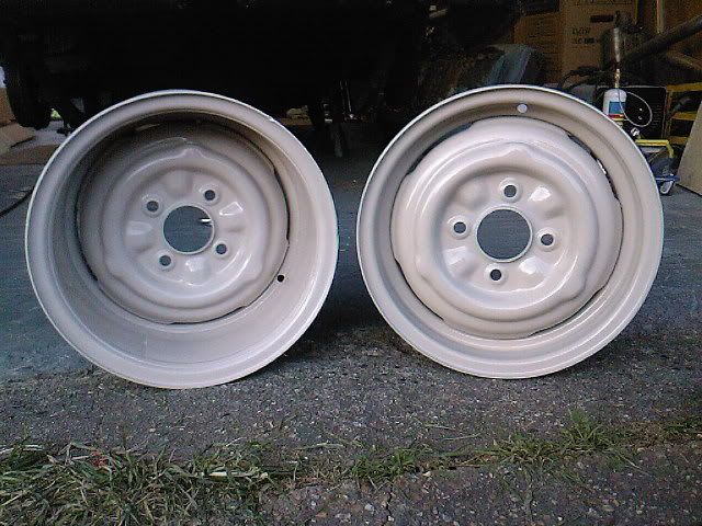 Have for sale a pair of 8x13 banded steels Ford 108pcd