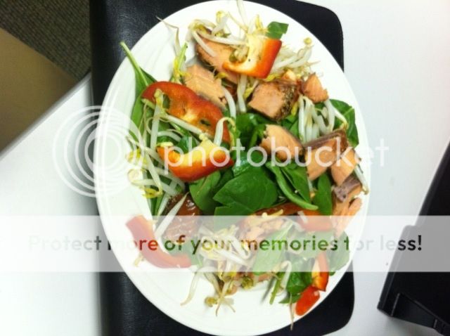 spinach salad with smoked salmon, red bell pepper and bean sprouts (with homemade balsamic)